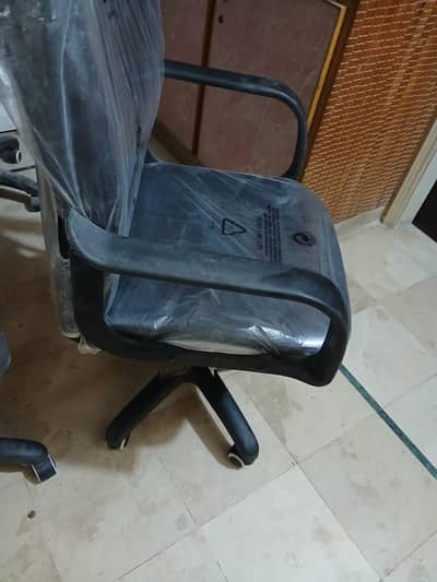 4 Piece of Chairs