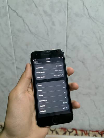 Apple iPhone SE
