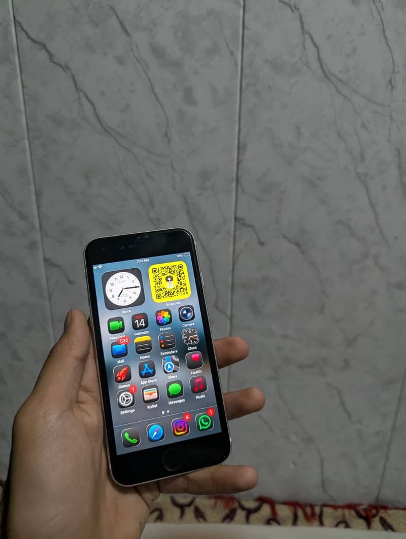 Apple iPhone SE 4