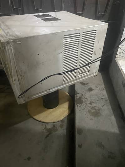 General AC 100% ok 0.75 ton parfect cooling . 03474464987