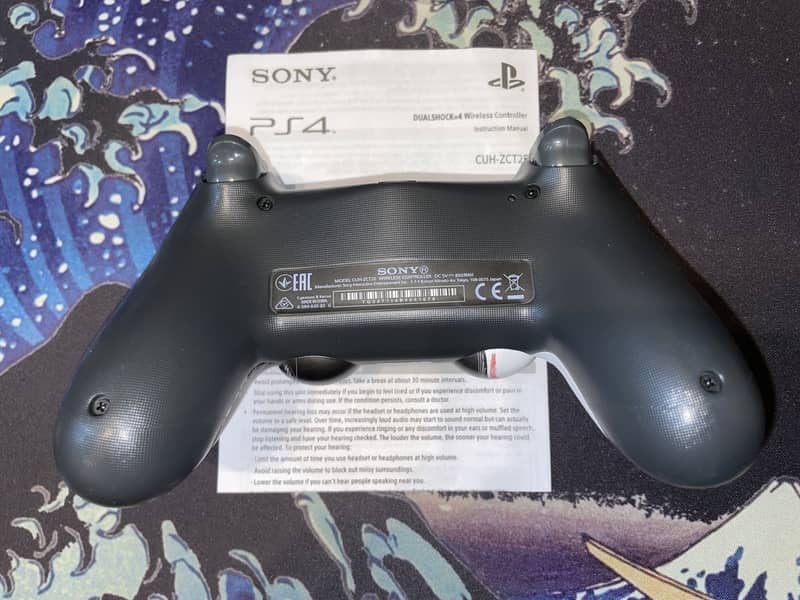 PS4 Wireless Controller Complete Box Pack | Excellent Condition 4