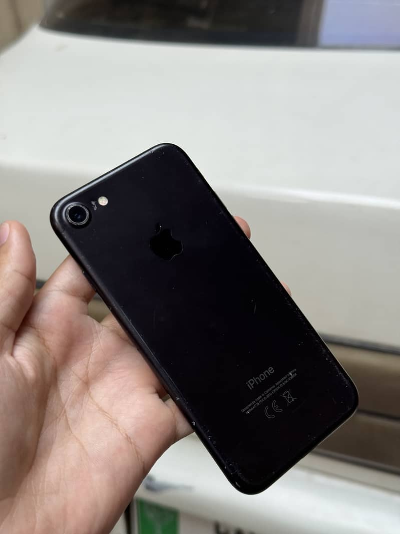 Apple iPhone 7 2