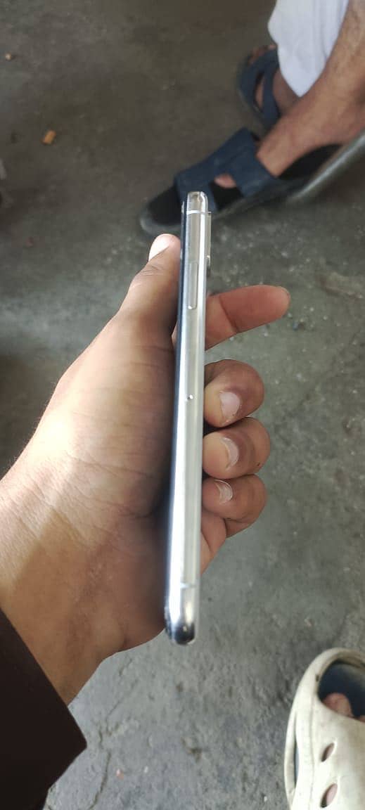 iPhone x 4