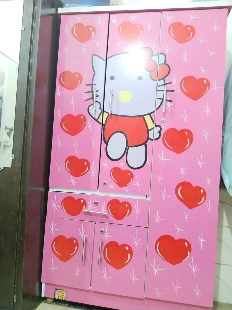hello Kitty wardrobe 0