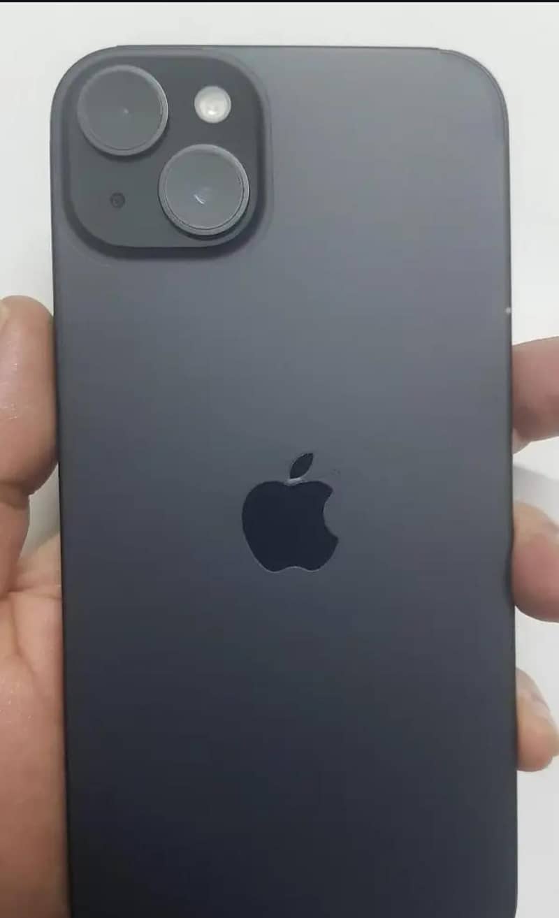 iPhone 15 Plus 4