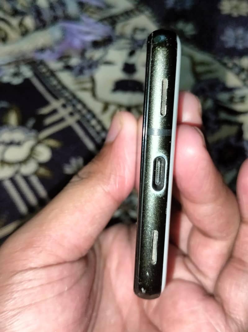 Google Pixel 6a 5