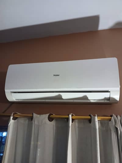 Haier 1 ton 12000btu almost new