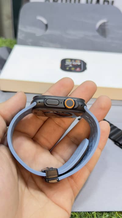 APPLE WATCH ULTRA 2 BLACK EDITION FULL BOX IN WARRENTY