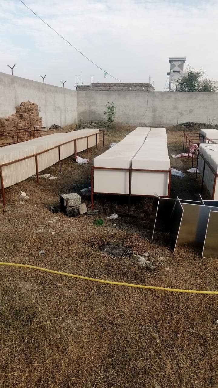 سیلنگ فیکٹری میں ہیلپرو کی ضرورت ہے 3
