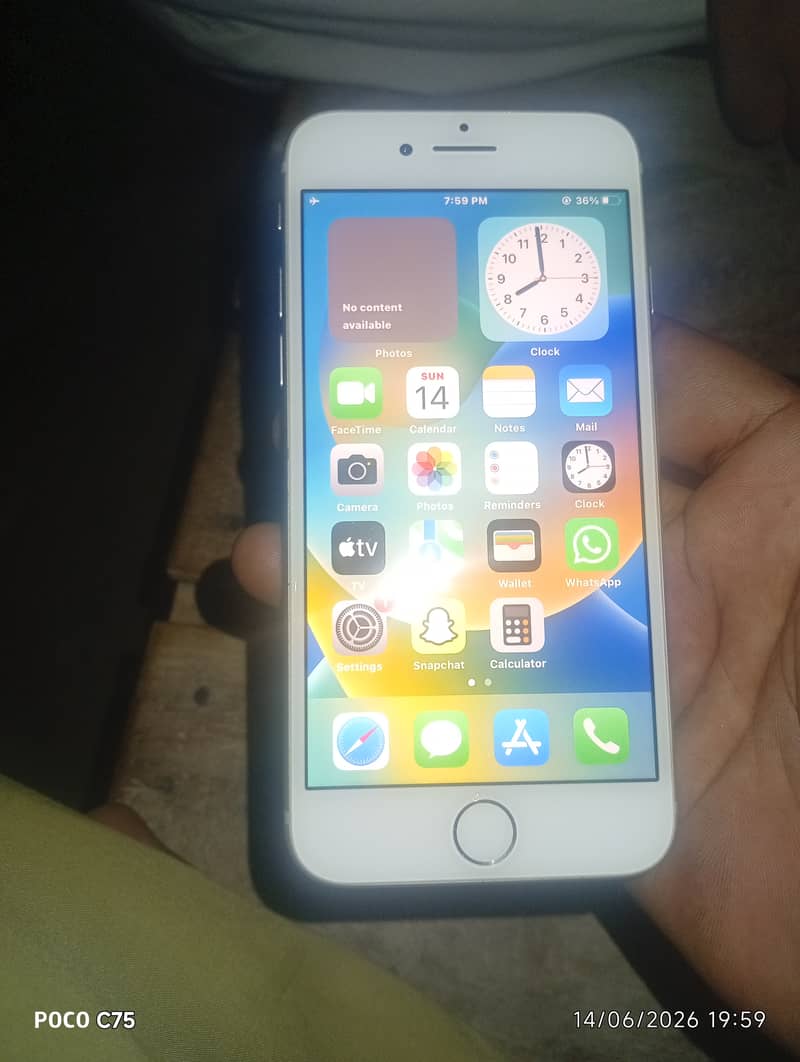 Apple iPhone 8 3