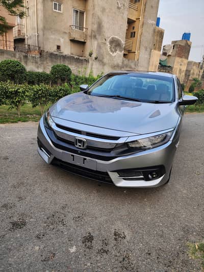 Honda Civic Oriel 1.8 i-VTEC CVT