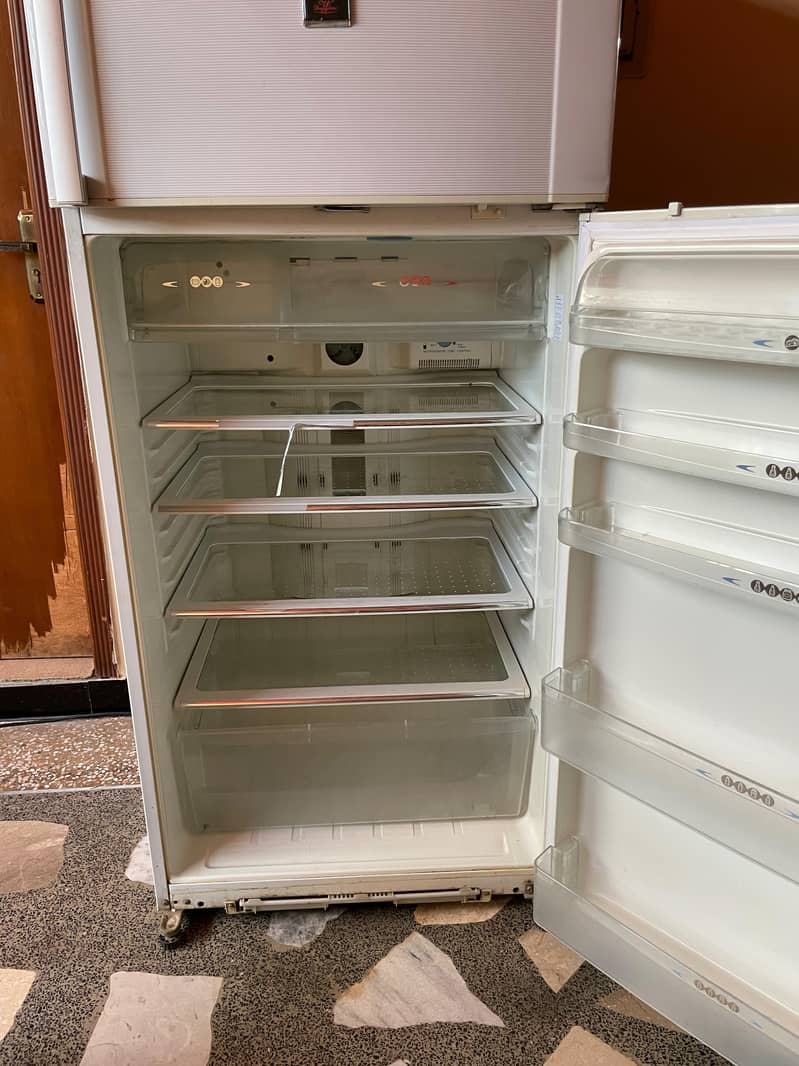 refrigerator 0