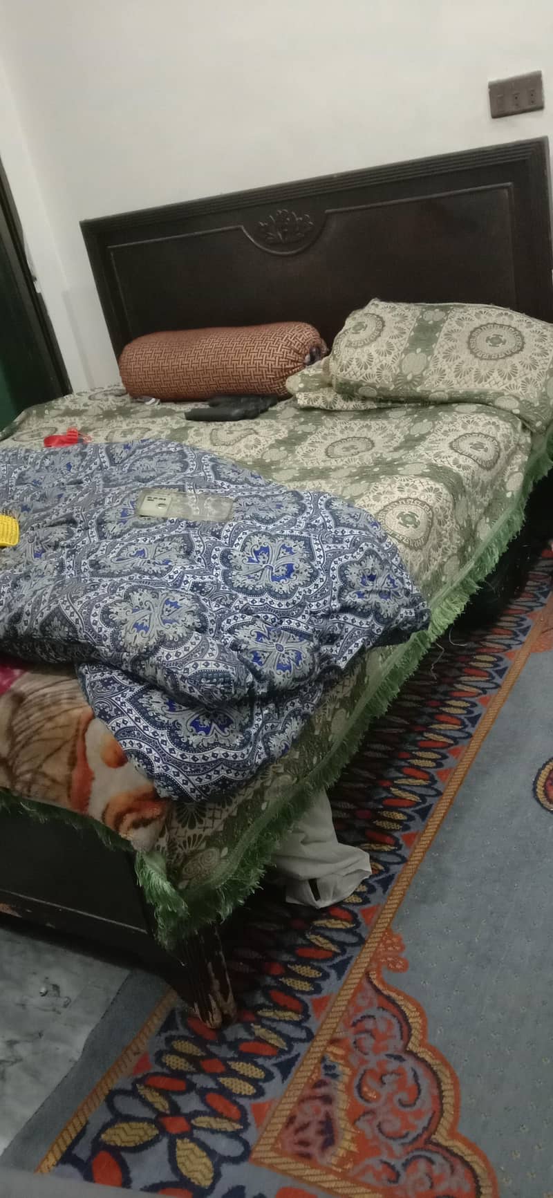 King bed 0