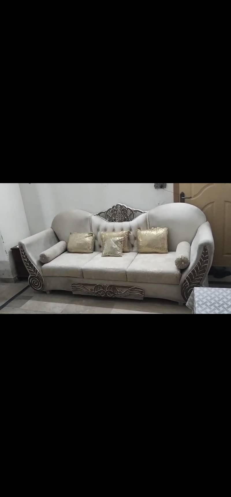 3+2+1 sofa with table 2