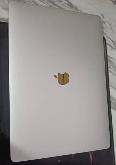Macbook pro, A2141, 2019, 16 Inches, 16gb Ram, 1Tb SSD Hard