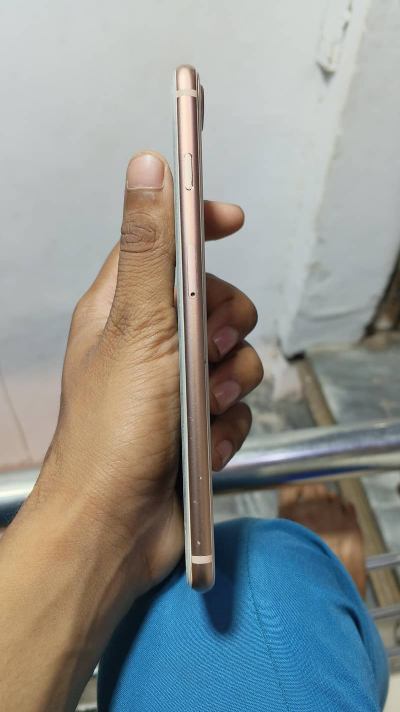Apple iPhone 8 Plus 2