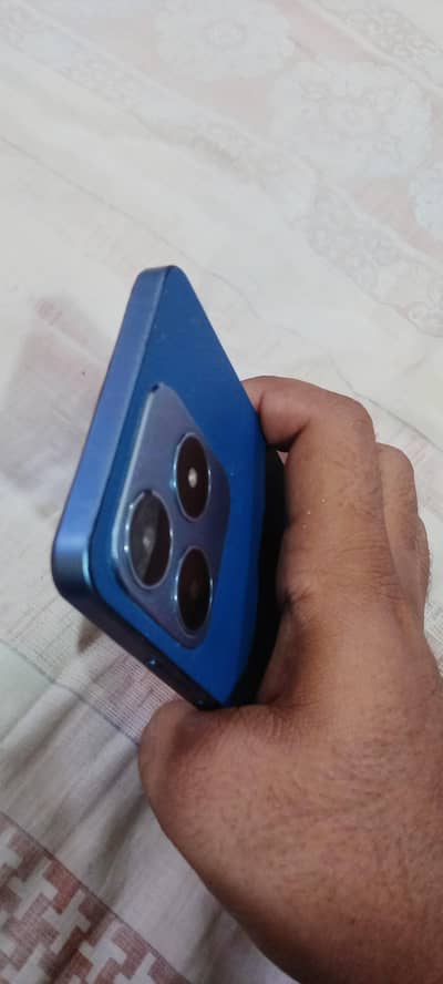 Realme C63 6/128 with box