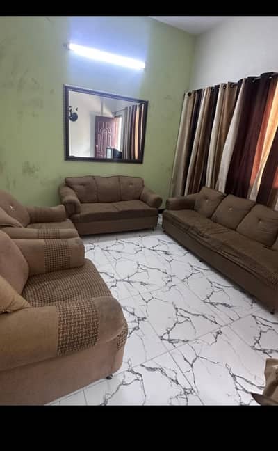 7 Seater Brown Sofa Set – Excellent Condition – Comfortable & Stylish