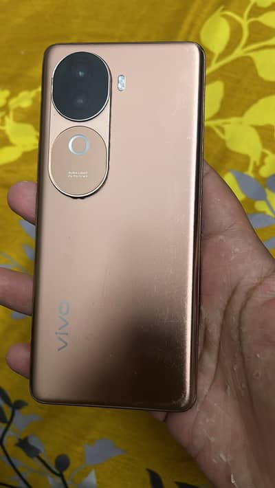 Vivo V40e