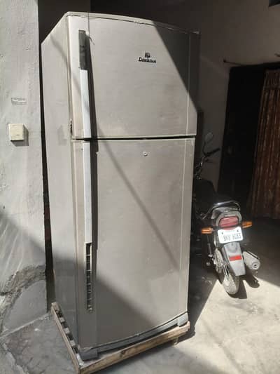 Dawlance full size fridge for sale gas leak