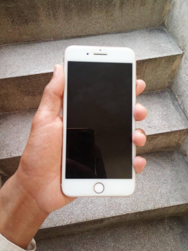 Apple iPhone 8 Plus 1