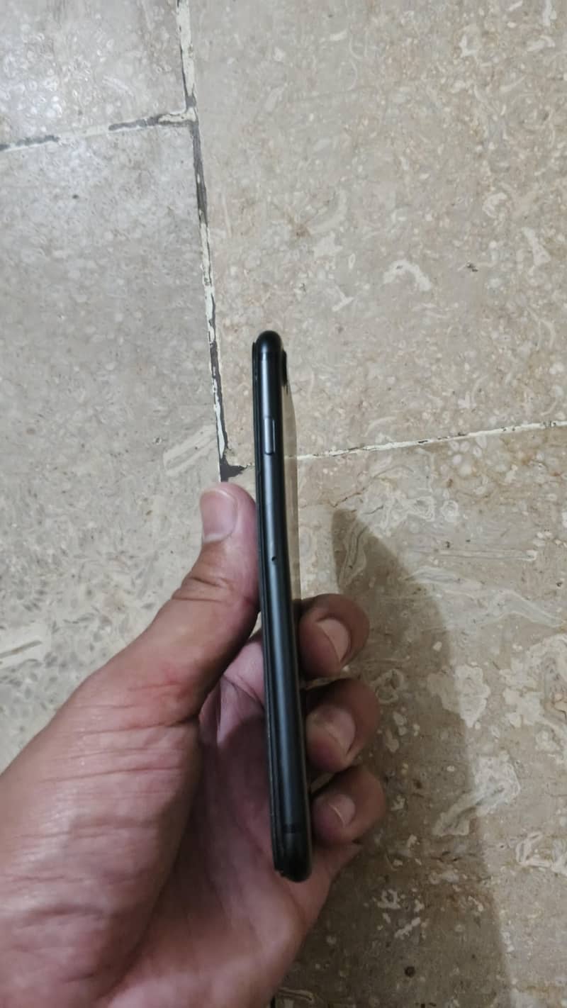 Apple iPhone 7 URGENT SALE 3
