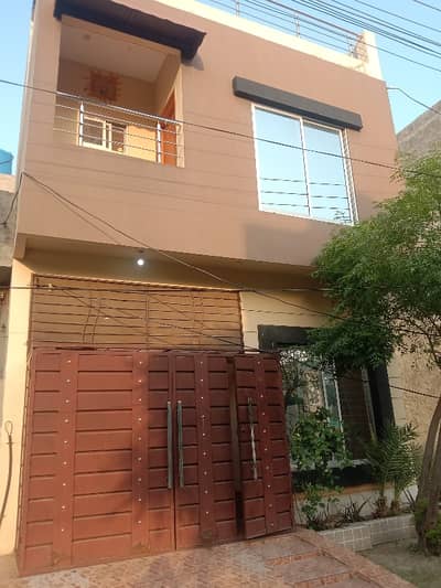 3 Marla full house for sale 40ft rod facing Park