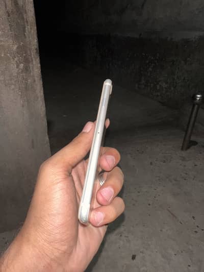 Apple iPhone 7