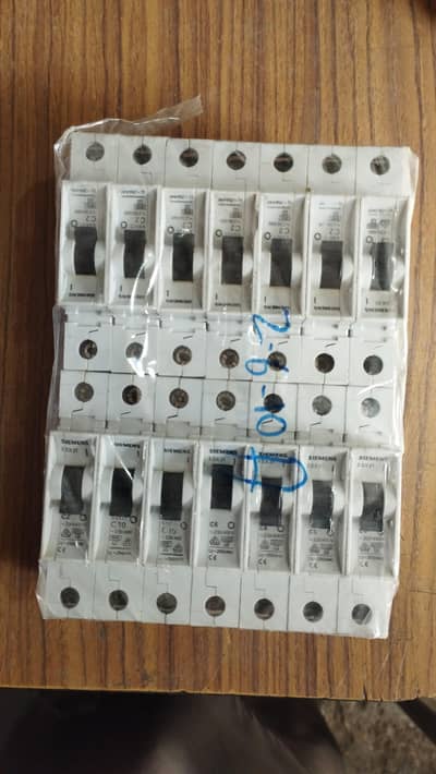 electric circuit breaker
