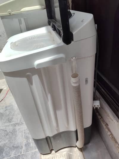 Kenwood washing machine and Dawlance spinner