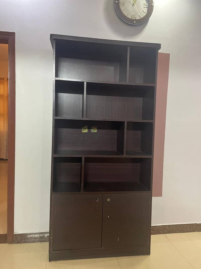 Bookshelf 0