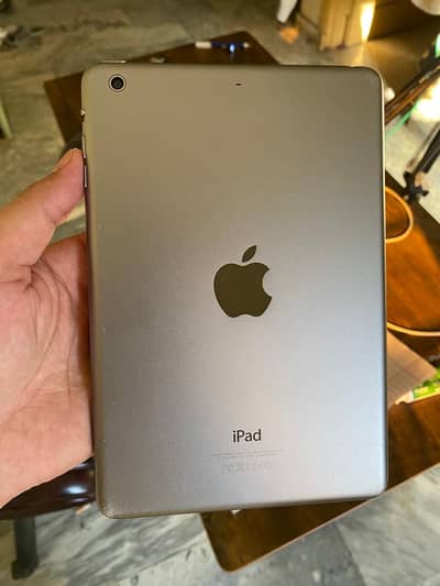 Apple iPad Mini 2 — 16GB (Space Gray) — 9/10  — 82(BH)