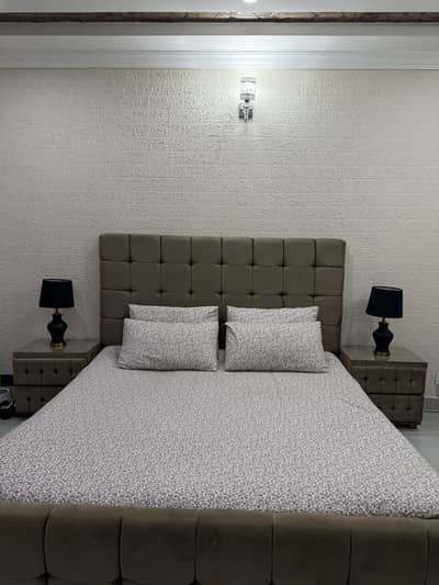 King size bed with dresser and 2 side tables