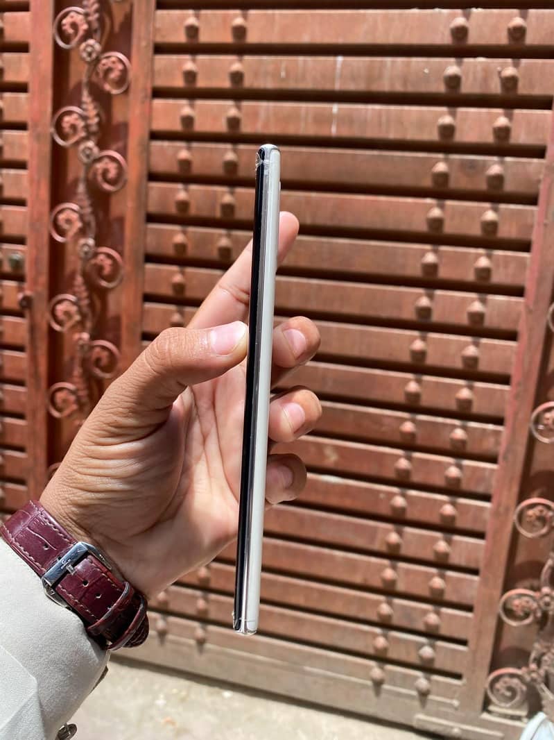 Samsung Mobile Note 10 Plus 2