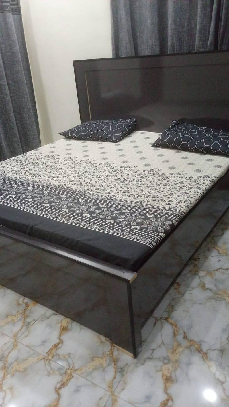 King Size Bed 0