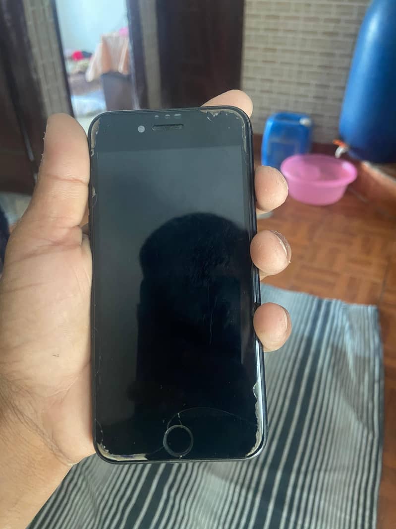 Apple iPhone 7 3