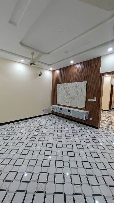 GULBERG RESIDENCIA BRAND NEW 7M UPPER FLOOR
