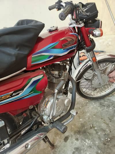 united 125