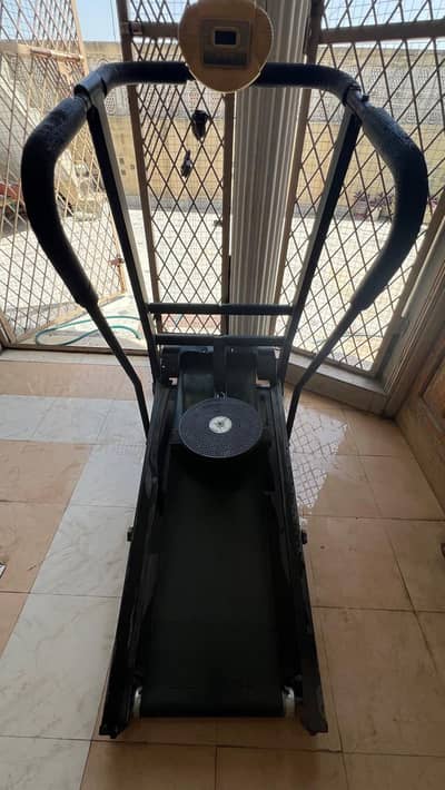 Manual Treadmil with twister for sale - good condition