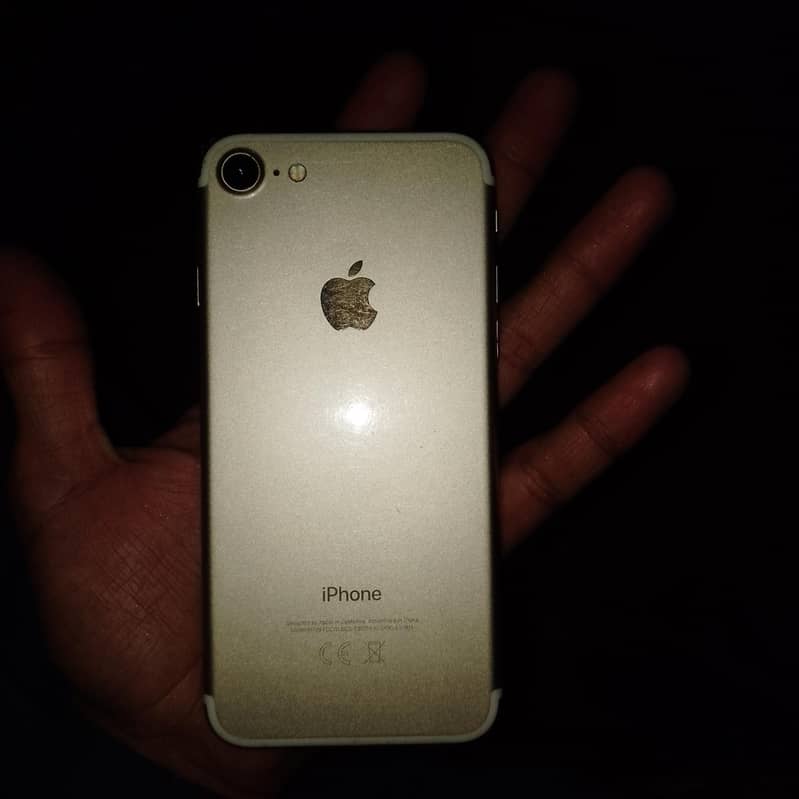 Apple iPhone 7 0