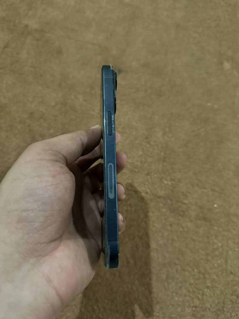 Apple iPhone 14 4