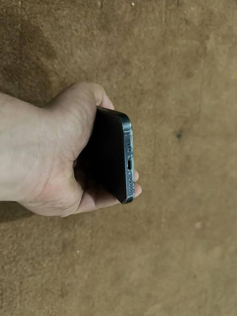 Apple iPhone 14 5