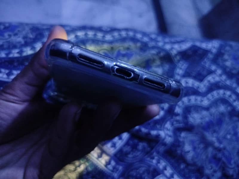 Google Pixel 6 4