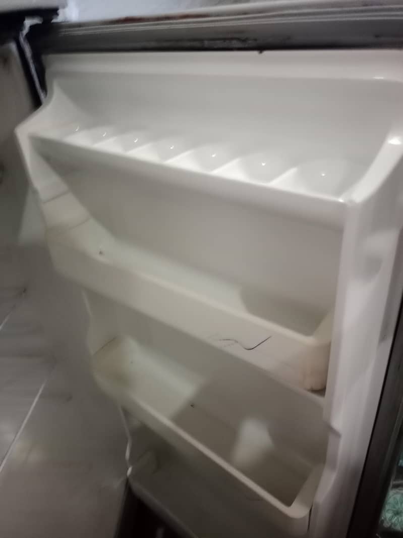 dawlance fridge 1
