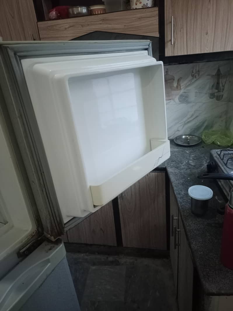 dawlance fridge 3