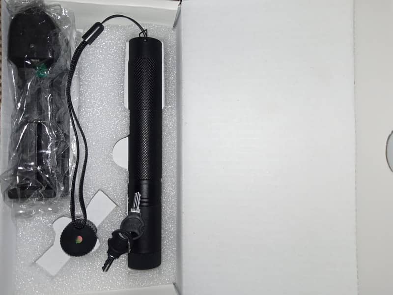 green laser pointer 1