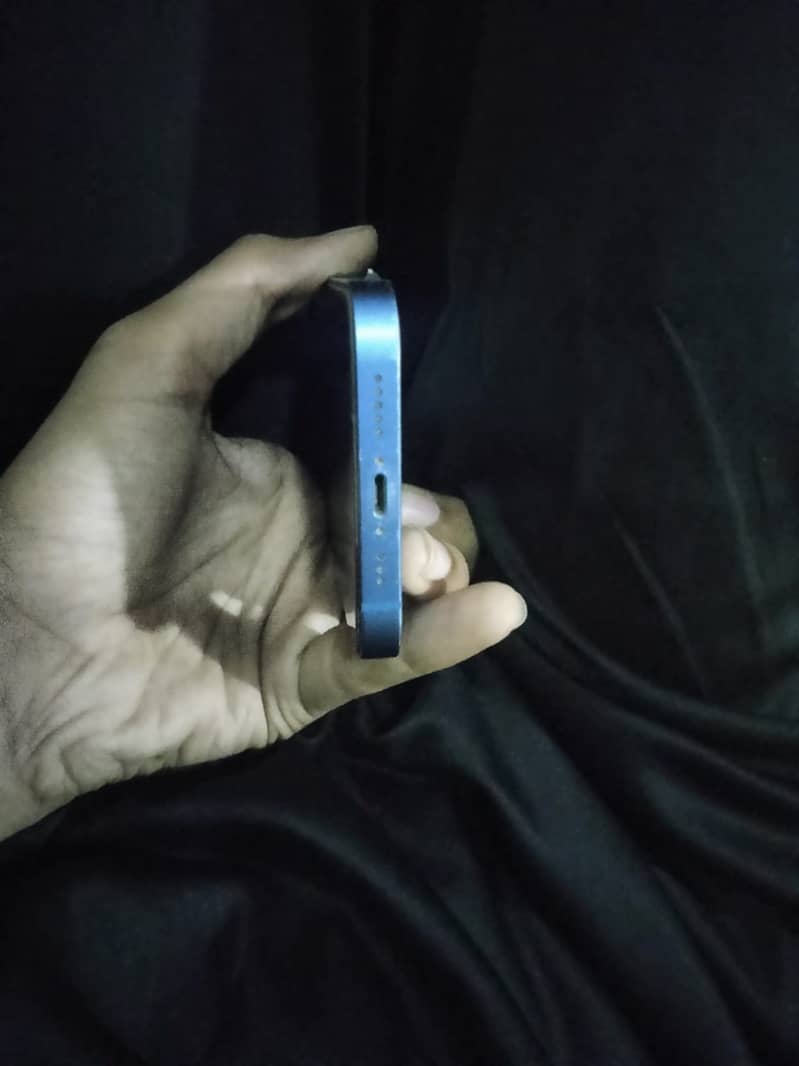 Apple iPhone 13 1