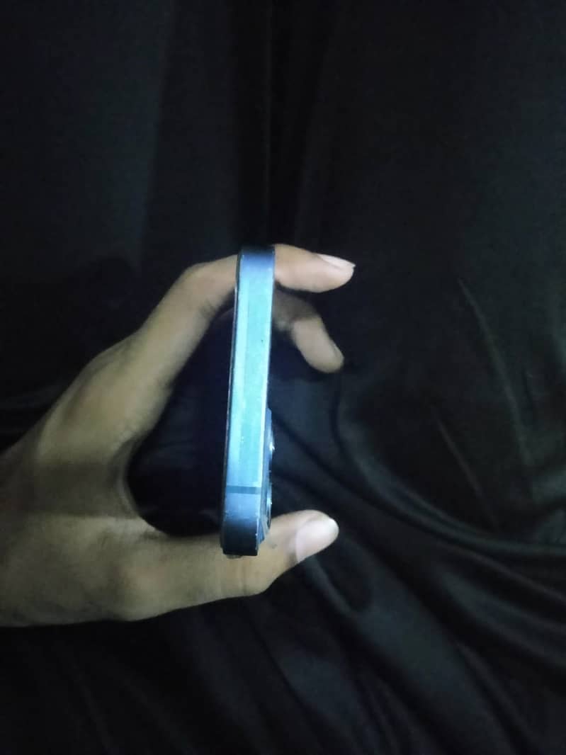 Apple iPhone 13 6