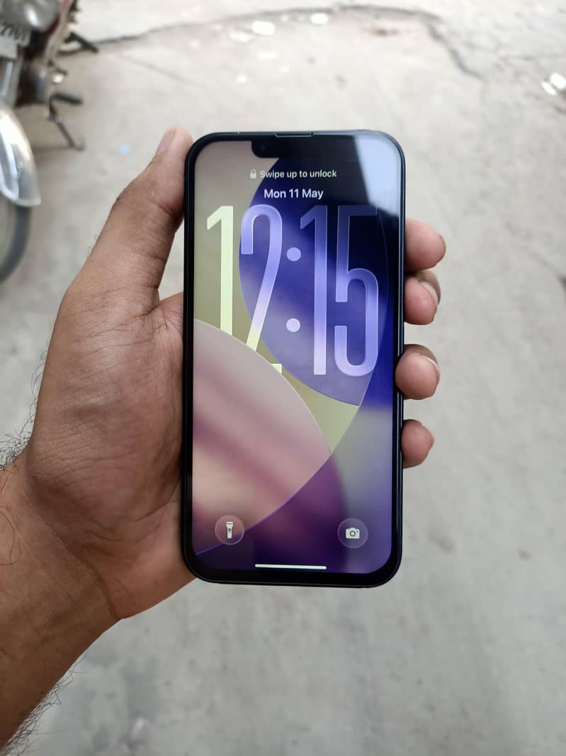 Apple iPhone 13 0
