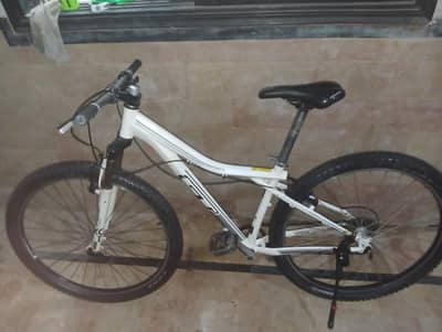 GT Imported Mountain Bike (WITH imported parts)